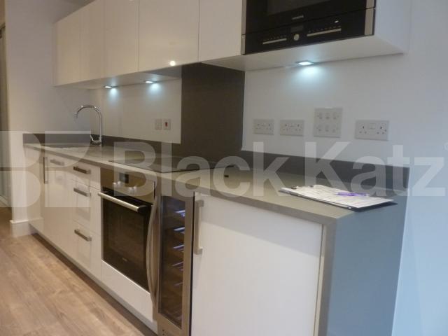 			NEW INSTRUCTION!, 1 Bedroom, 1 bath, 1 reception Flat			 Queensland Terrace, HOLLOWAY